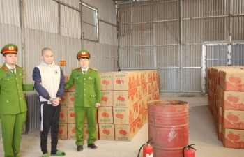 Hà Nội: Phát hiện gần 7 tấn pháo nổ giấu trong nhà trọ