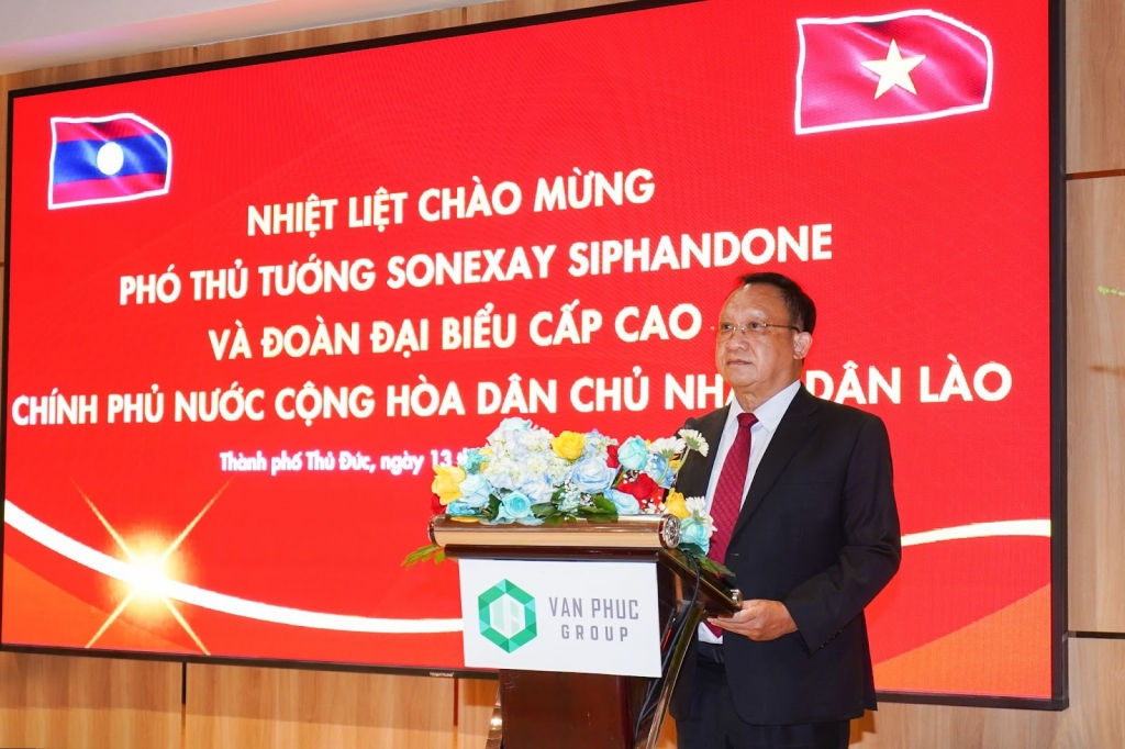 Phó Thủ tướng Lào cùng lãnh đạo UBND TP Hồ Chí Minh thăm và làm việc tại Khu đô thị Vạn Phúc