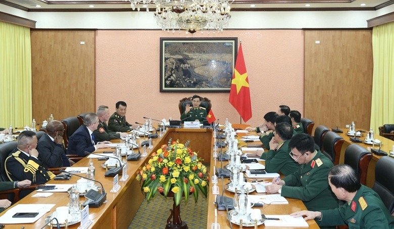 Đại tướng Phan Văn Giang tiếp Trưởng đoàn quân đội các nước tham dự Triển lãm Quốc phòng quốc tế Việt Nam 2022