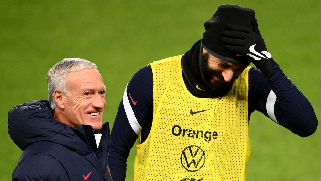 HLV Deschamps không muốn Benzema đá chung kết?