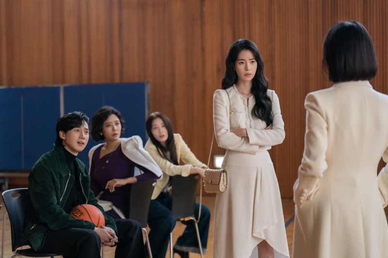 Vai diễn "nổi loạn" của Song Hye Kyo có gì cuốn hút?