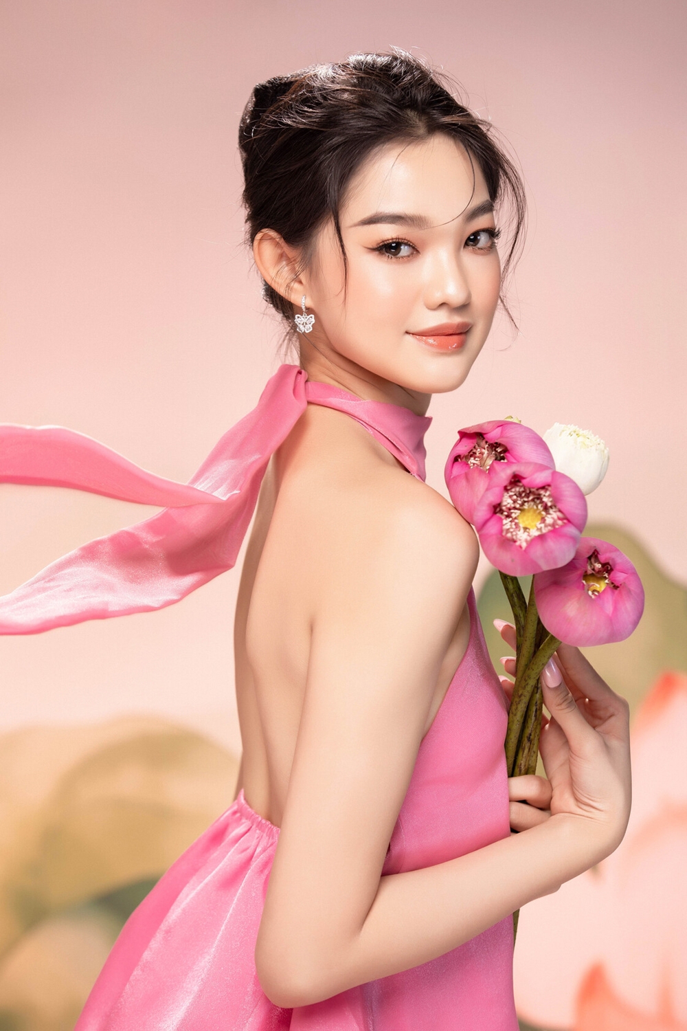 Nhan sắc quyến rũ của Top 3 phần thi áo tắm Hoa hậu Việt Nam