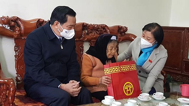 Hà Nội dành hơn 550 tỷ đồng tặng quà đối tượng chính sách nhân dịp Tết Nguyên đán