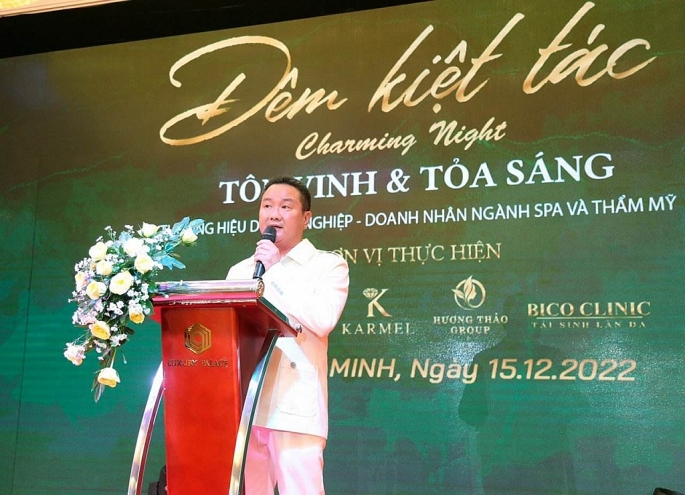 ThS. Hồ Minh Sơn phát biểu khai mạc đêm kiệt tác “Tôn vinh&Toả sáng” – Thương hiệu doanh nghiệp, doanh nhân ngành spa và thẩm mỹ