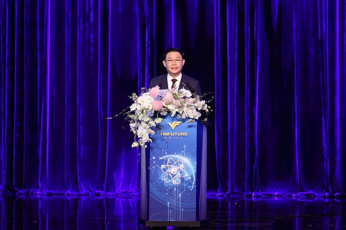 Ông Vương Đình Huệ -  Ủy viên Bộ Chính trị, Chủ tịch Quốc hội Cộng hòa xã hội chủ Nghĩa Việt Nam phát biểu tại Lễ trao giải VinFuture 2022