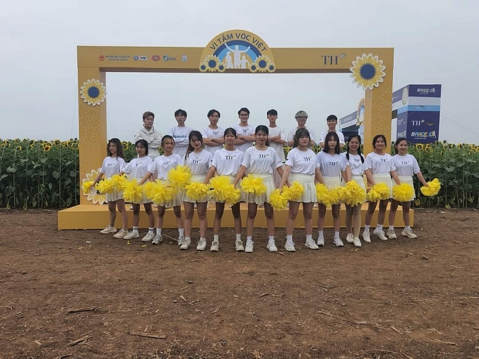 Nghệ An: Hàng nghìn học sinh, sinh viên tham gia giải chạy S-RACE