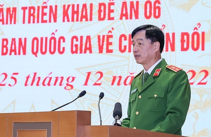 Trung tướng Nguyễn Duy Ngọc, Thứ trưởng Bộ Công an báo cáo tóm tắt sơ kết 1 năm triển khai Đề án 06.