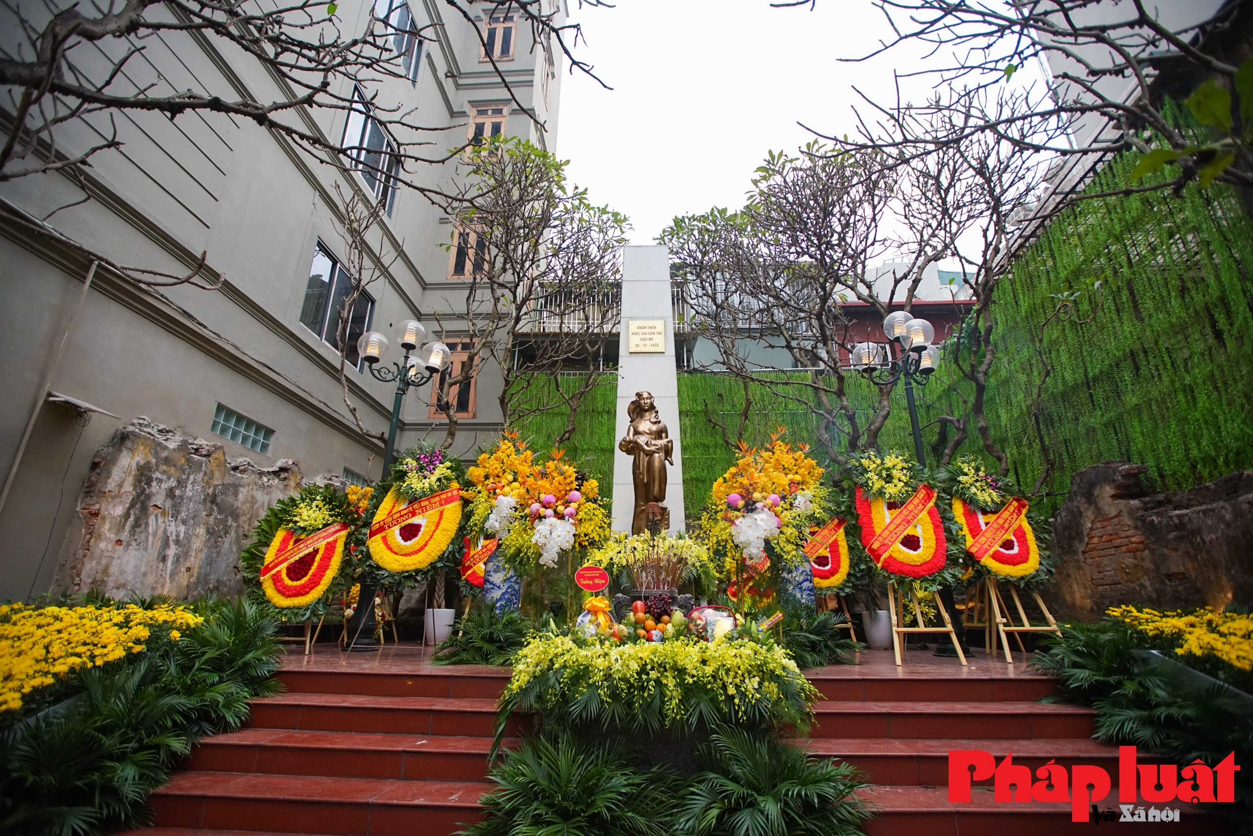 50 năm ký ức và Đài tưởng niệm Khâm Thiên
