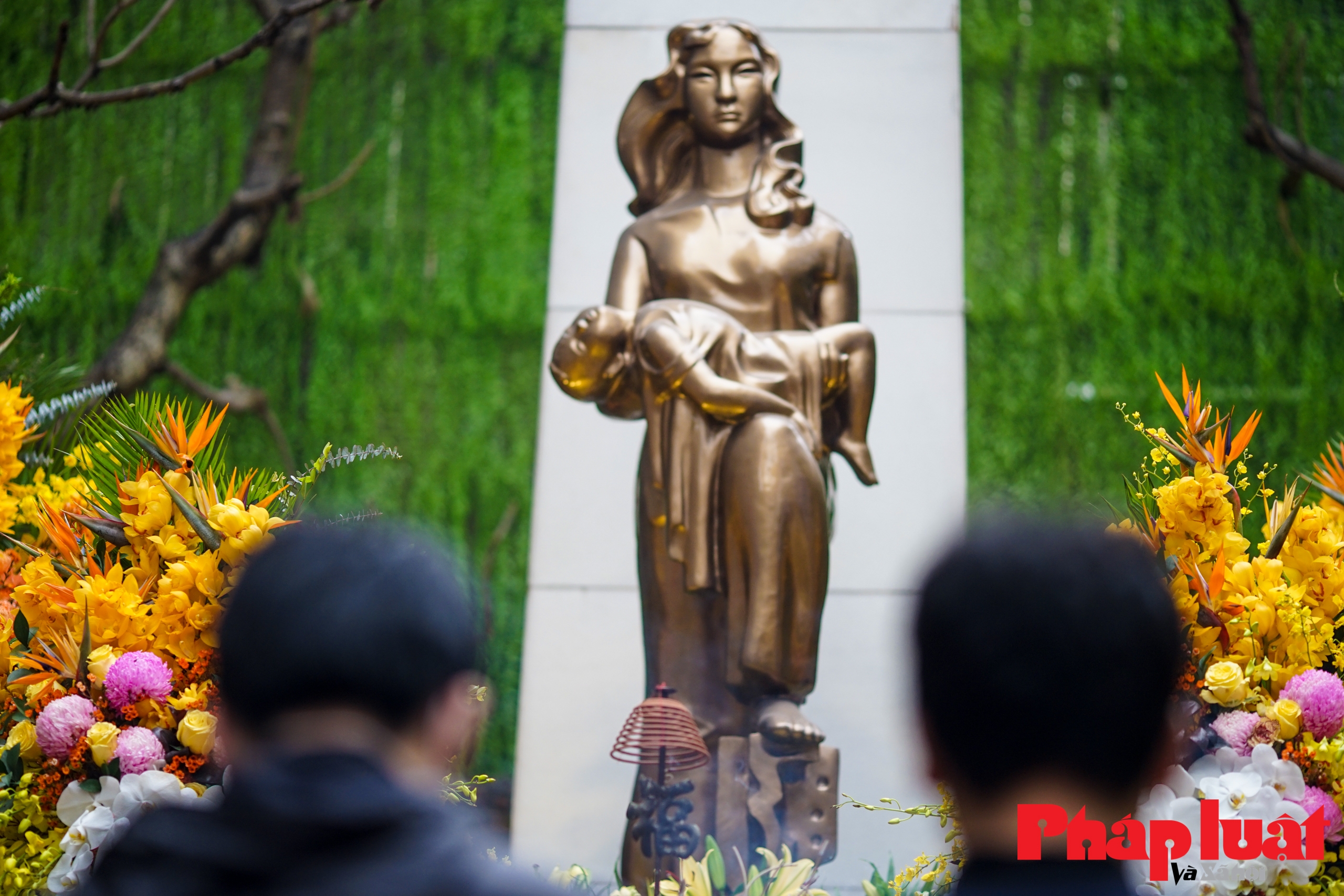50 năm ký ức và Đài tưởng niệm Khâm Thiên