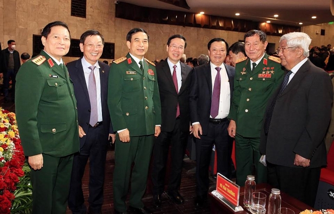 Các đồng chí lãnh đạo, nguyên lãnh đạo Đảng, Nhà nước và TP Hà Nội cùng các đại biểu tại lễ kỷ niệm.