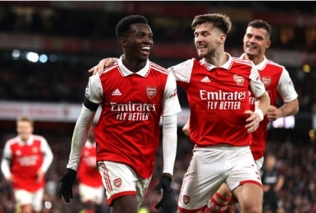 Ngược dòng ấn tượng, Arsenal xây chắc ngôi đầu Premier League