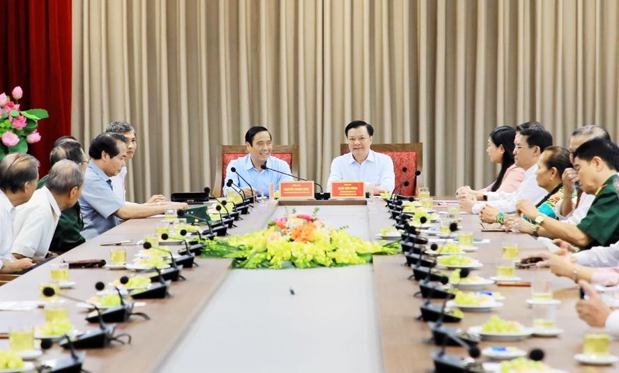 Bí thư Thành ủy Hà Nội Đinh Tiến Dũng tại buổi gặp đại biểu người cao tuổi Thủ đô diễn ra 29/9.