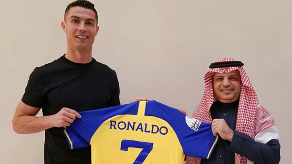 Ronaldo chính thức có bến đỗ mới với mức lương cực "khủng"