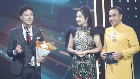 Vượt qua Doãn Quốc Đam và Nhan Phúc Vinh, Thanh Sơn thắng giải Diễn viên nam ấn tượng VTV Awards