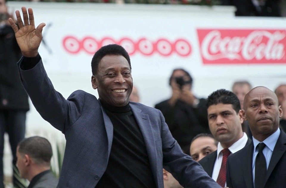 Thi hài Pele được đưa đến sân vận động Vila Belmiro