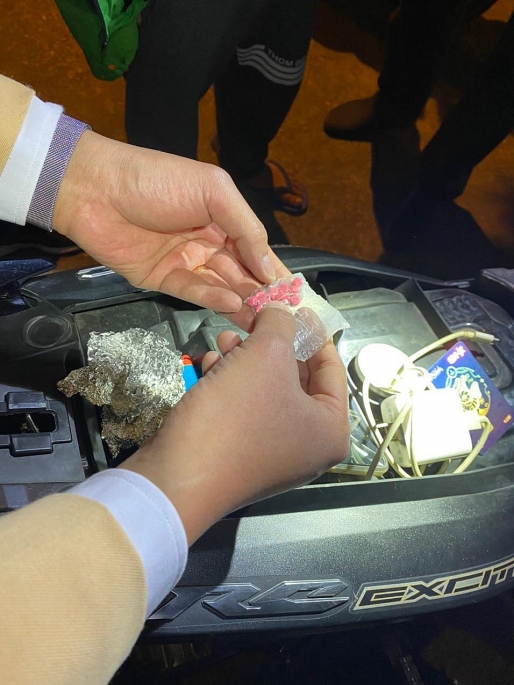 Kiểm tra “tài xế xe ôm công nghệ”, cảnh sát 141 phát hiện số lượng lớn ma túy