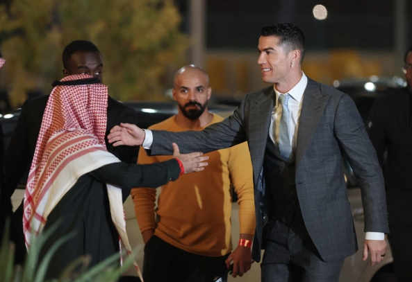 Ronaldo ra mắt vô cùng ấn tượng tại Al Nassr