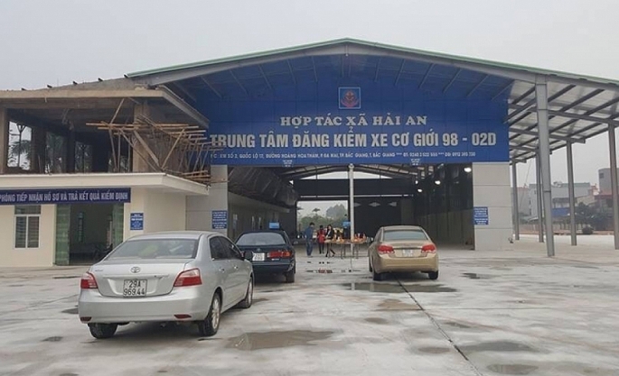 Tạm giữ nhóm cán bộ Trung tâm đăng kiểm 98-06D Bắc Giang về tội Nhận hối lộ