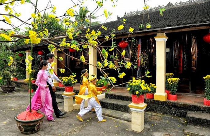 Hạnh phúc gia đình được bắt nguồn bằng sự thấu hiểu, chia sẻ, cùng tôn trọng nhau của mỗi thành viên Hạnh phúc gia đình được bắt nguồn bằng sự thấu hiểu, chia sẻ, cùng tôn trọng nhau của mỗi thành viên