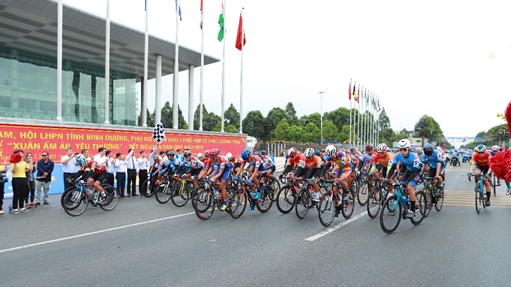 Giải xe đạp quốc tế truyền hình Bình Dương 2023 - Cúp Number 1 gây ấn tượng ngày mở màn
