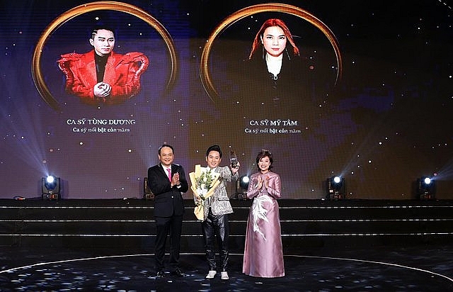 Tùng Dương được vinh danh nghệ sĩ tiêu biểu năm 2022