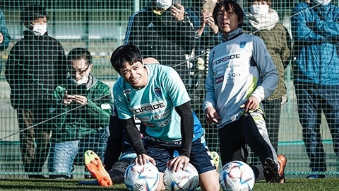 Công Phượng có buổi tập đầu tiên trong màu áo Yokohama FC