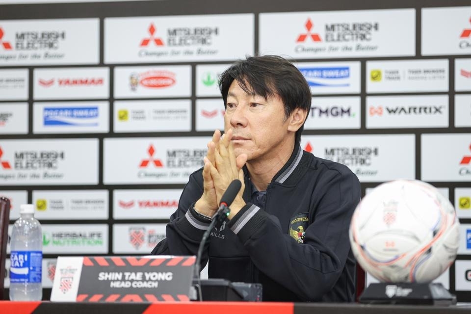HLV Shin Tae-yong cho rằng sân vận động Mỹ Đình không quá quen thuộc dù đã chơi tại SEA Games 31.