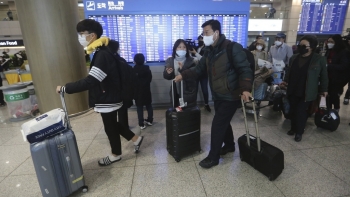 Trung Quốc tạm ngừng cấp visa ngắn hạn đối với du khách Hàn Quốc