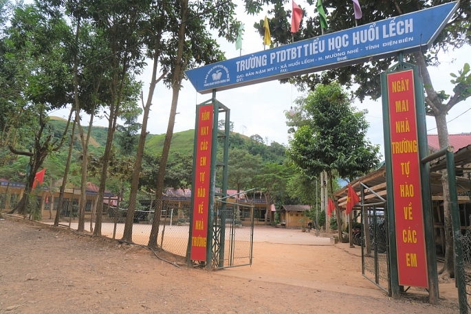Trường Phổ thông dân tộc bán trú Tiểu học Huổi Lếch nơi cô Thắm, thầy Xuân công tác