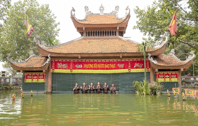 Thủy đình làng múa rối nước Đào Thục (ảnh: Văn Biên)