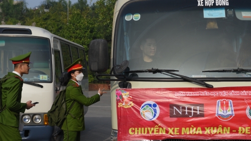 Chuyến xe mùa xuân đưa hàng trăm học viên học viện CSND về quê đón Tết