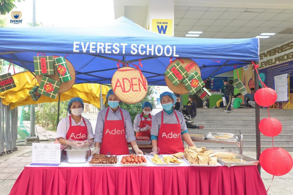 “Hội chợ Xuân Everest 2023" gây quỹ từ thiện cho học sinh khó khăn tại Cao Bằng