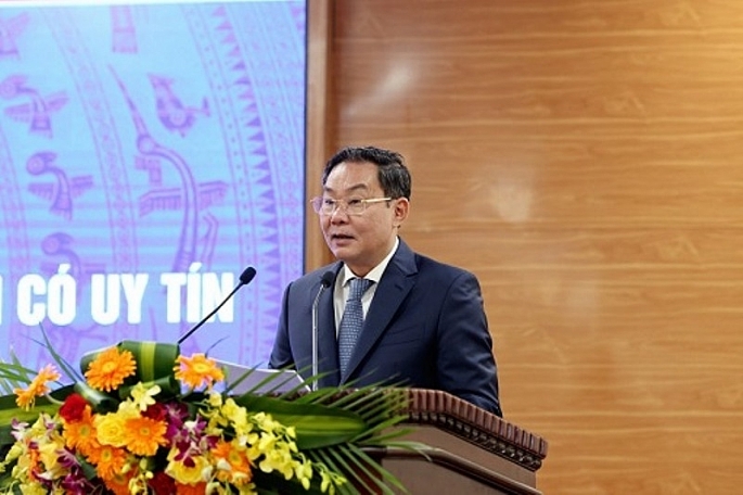 Phó Chủ tịch Thường trực UBND TP Lê Hồng Sơn: “Với một loạt các giải pháp được TP Hà Nội đưa ra và đang thực hiện, khoảng cách về bình đẳng giới trong vùng DTTS Thủ đô ngày càng được thu hẹp”.(ảnh: Văn Biên)