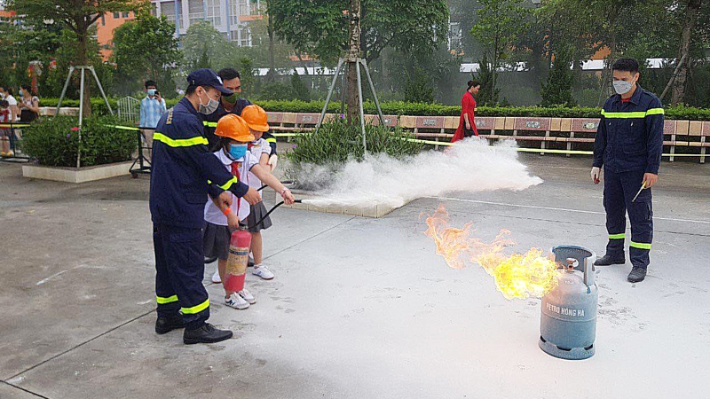 Hà Nội: Tăng cường trang bị kiến thức, kỹ năng phòng cháy cho học sinh