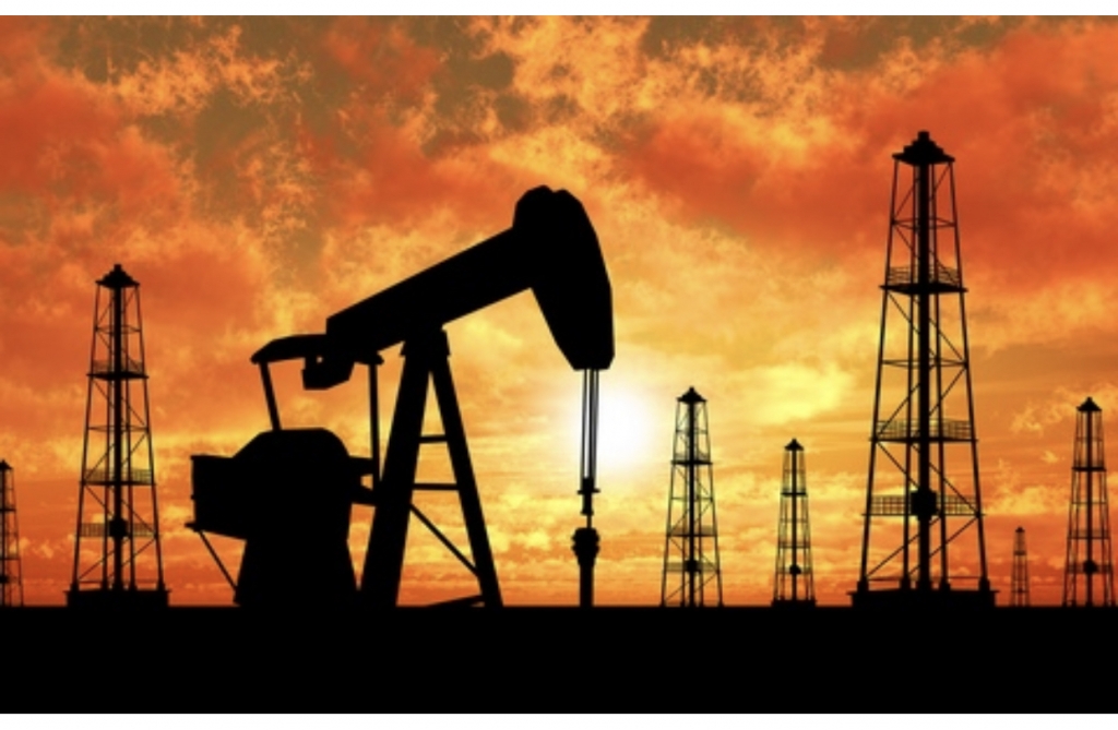 Giá xăng dầu hôm nay 20/1: Giá dầu thế giới tăng ở mức cao