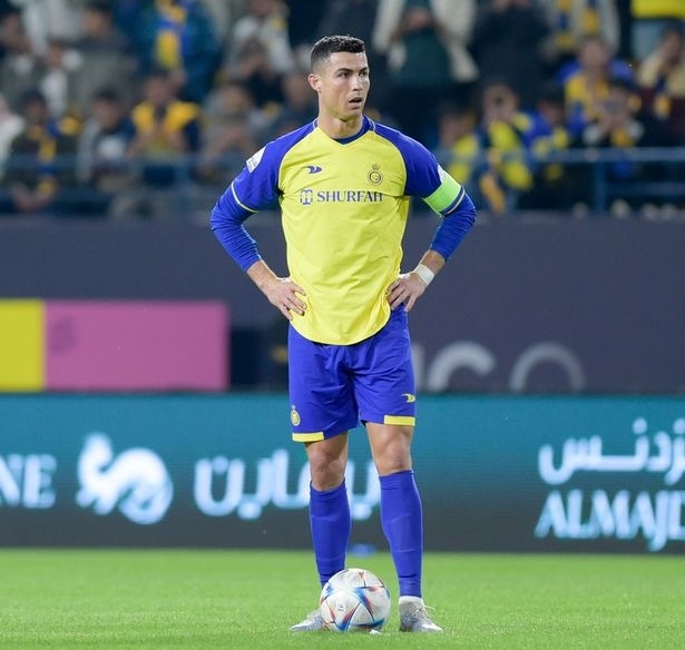 Ronaldo đấu tranh để tạo ảnh hưởng trong trận ra mắt thi đấu cho Al Nassr