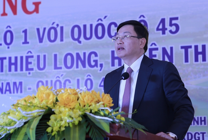 Ông Mai Xuân Liêm, Phó Chủ tịch UBND tỉnh Thanh Hóa phát biểu tại lễ khởi công.