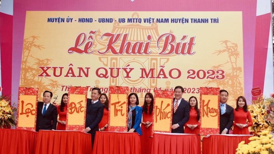 Phó Bí thư Thường trực Thành uỷ dự Lễ khai bút tại huyện Thanh Trì