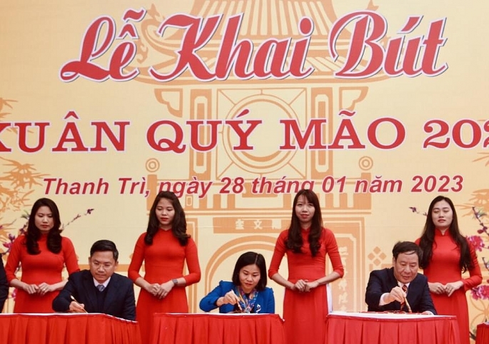 Phó Bí thư Thường trực Thành ủy Hà Nội Nguyễn Thị Tuyến dự lễ khai bút huyện Thanh Trì - Xuân Quý Mão 2023