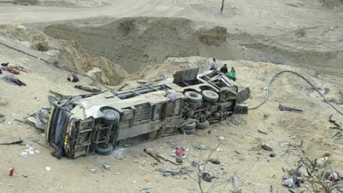 Xe khách rơi xuống vách đá ở Peru, ít nhất 24 người thiệt mạng