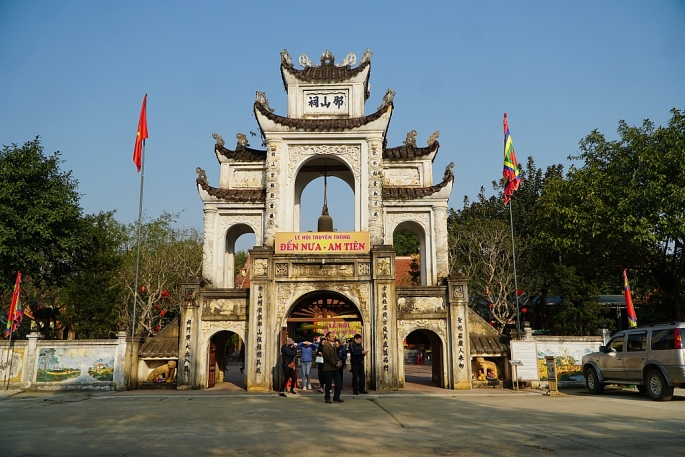 Đền Nưa - Am Tiên là di tích lịch sử, văn hóa, thắng cảnh nổi tiếng.