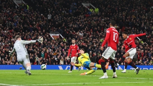 Thắng dễ 2-0 trước Nottingham, Man Utd vào chung kết Carabao Cup