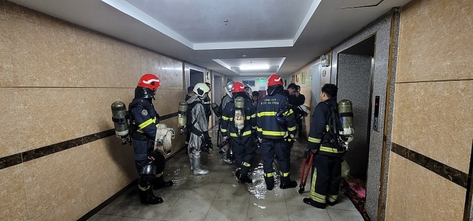 Kịp thời cứu thoát hơn trăm người trong đám cháy ở KĐT Linh Đàm