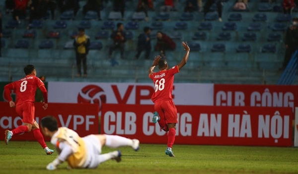 Công an Hà Nội thắng tưng bừng ngày khai màn V-League 2023