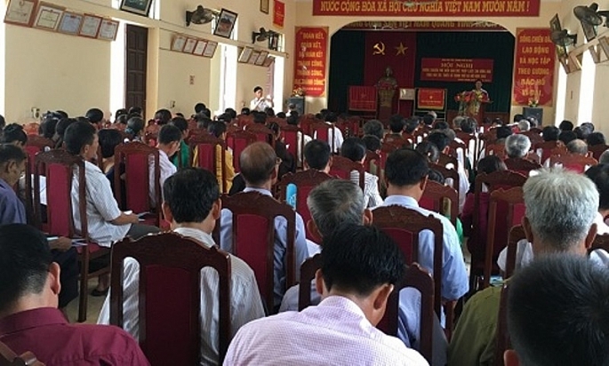 Hội nghị tuyên truyền phổ biến pháp luật tại hội trường UBND xã Khánh Thượng, huyện Ba Vì.(ảnh: Văn Biên)