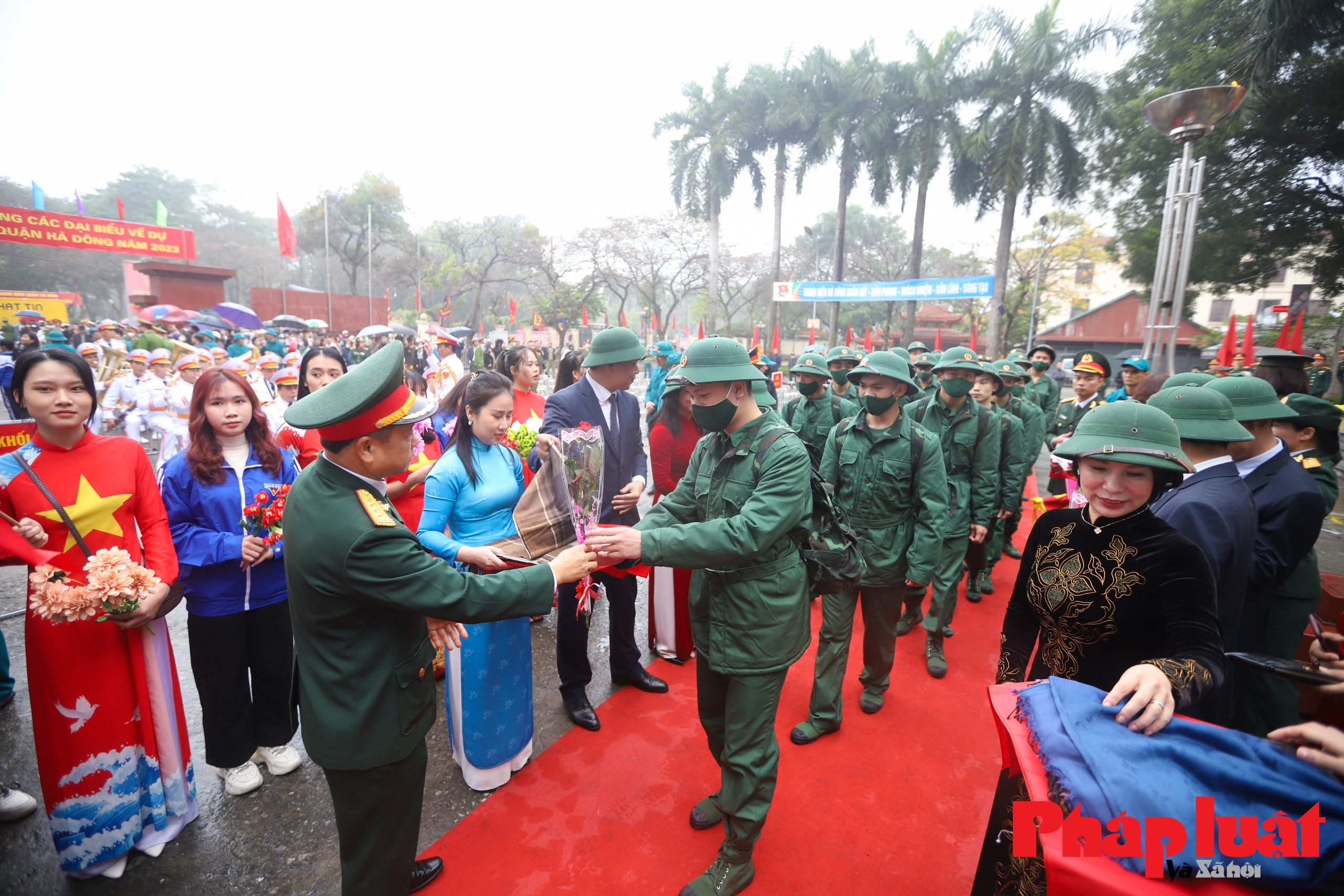 Không khí hăng hái lên đường nhập ngũ của hơn 3500 thanh niên Hà Nội