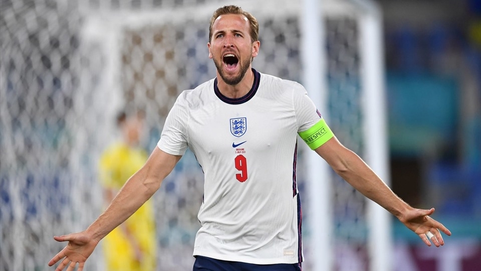 Harry Kane đi vào lịch sử Tottenham và Premier League