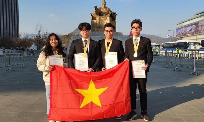 Học sinh Việt Nam xuất sắc giành Huy chương Vàng Olympic Phát minh và Sáng tạo thế giới