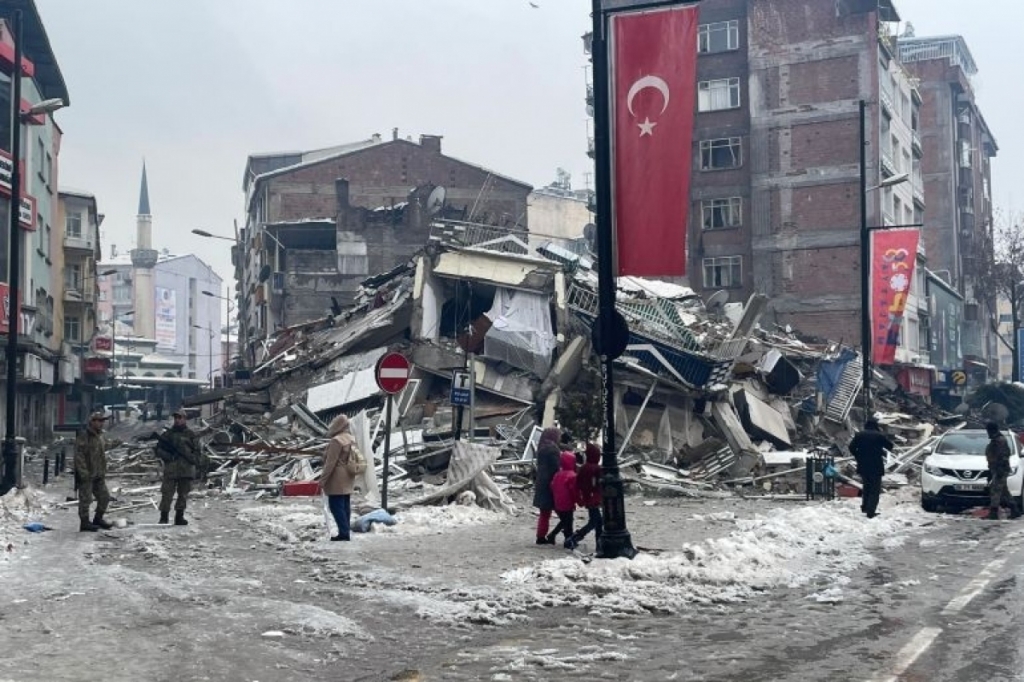 Động đất tại Thổ Nhĩ Kỳ: Nhiều quốc gia tích cực tham gia tìm kiếm, cứu trợ