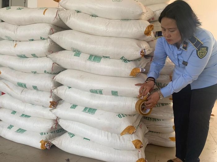 12 tấn đường cát “made in Thái Lan” nhập lậu bị phát hiện và tạm giữ